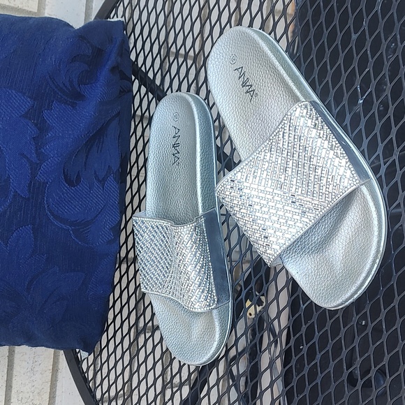 Silver Shoes - Picture 5 of 9